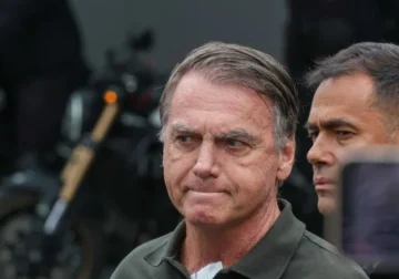 Relatório médico diz que Jair Bolsonaro sofre efeitos colaterais de medicamentos