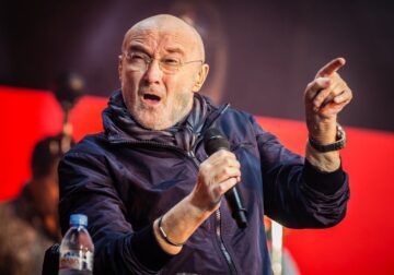 Phil Collins diz que quase morreu por abuso de álcool: ‘As pessoas vinham se despedir’